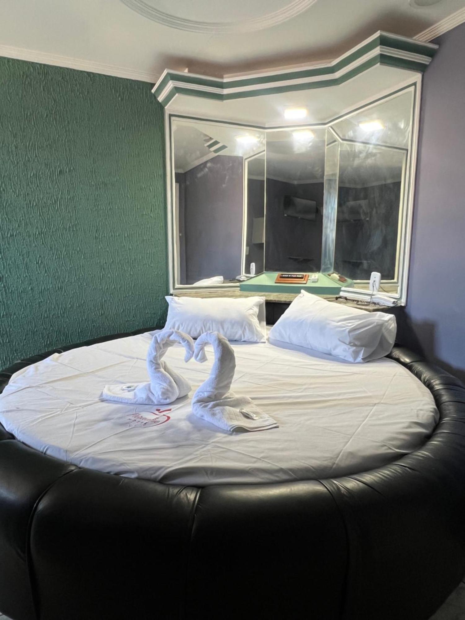Hotel Paradise Salvador Bagian luar foto